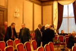 Iniciatyvines grupes “Už skaidruma „Linavoje“ nariai ir pertrauku metu laikesi kartu.