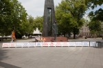 Prie V. Kudirkos paveikslo, Vilniaus centre, akcijos dėl geresnių vairuotojų darbo sąlygų dalyviai išrikiavo per dešimt stendų 