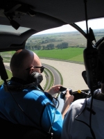 The Drivers‘ Fuel Challenge organizatoriai sudarė galimybę trasą apžiūrėto pro sraigtaspanio langą
