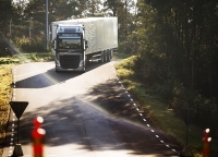 „Volvo Trucks“duomenimis, efektyviai degalus naudojantis vairuotojas gali sumažinti dyzelino sąnaudas iki 10 %. 