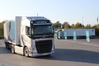 3 geriausi finalo dalyviai važiavo „Volvo Ocean Race Limited” serijos „Volvo FH” 500 AG vilkiku su puspriekabe.